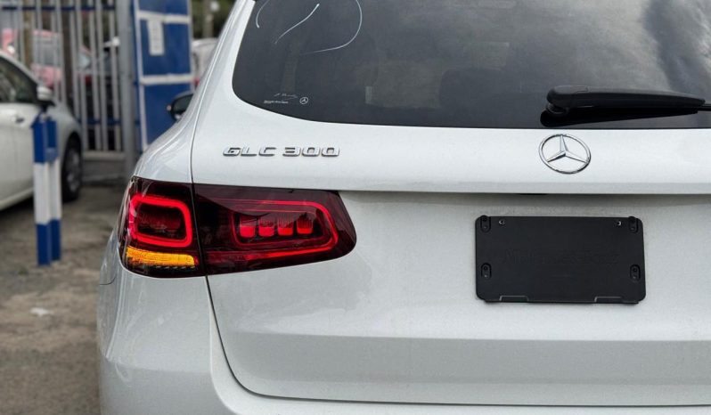 
								Mercedes Benz GLC 300 full									