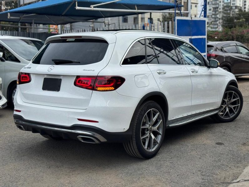 
								Mercedes Benz GLC 300 full									