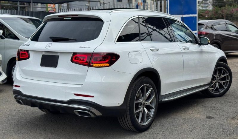 
								Mercedes Benz GLC 300 full									