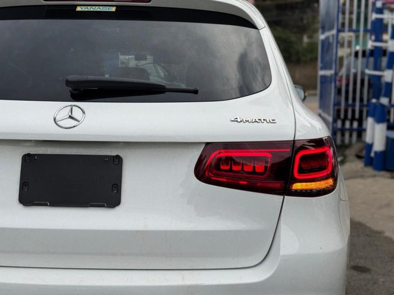 
								Mercedes Benz GLC 300 full									