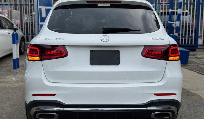 
								Mercedes Benz GLC 300 full									