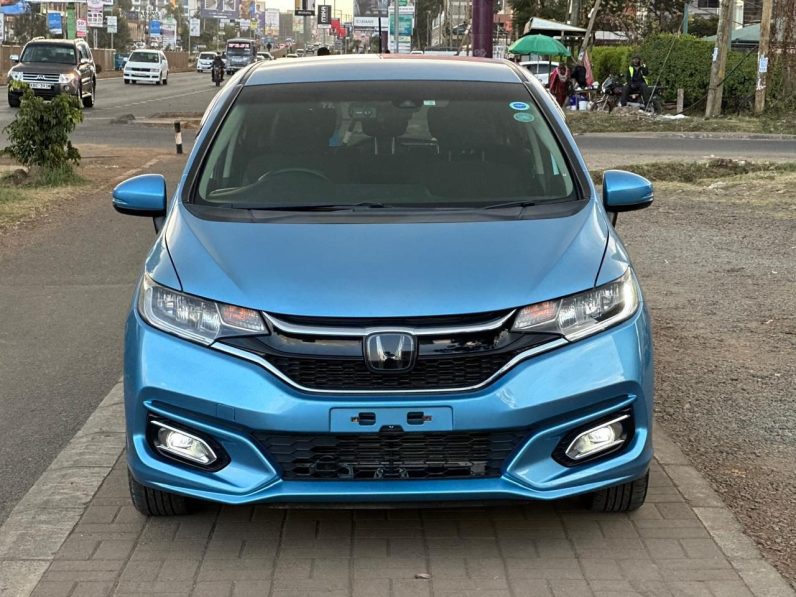 
								Honda Fit full									