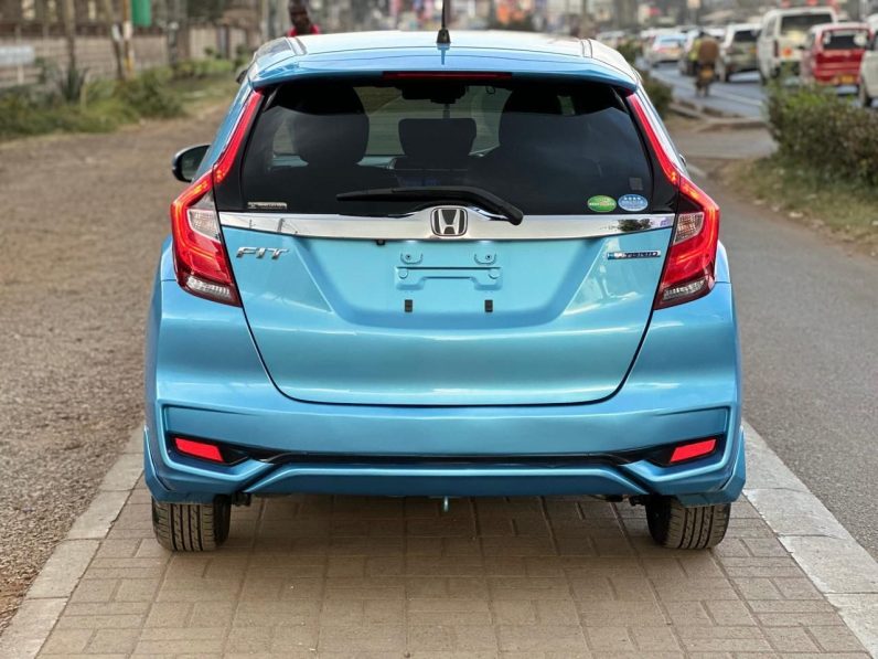 
								Honda Fit full									