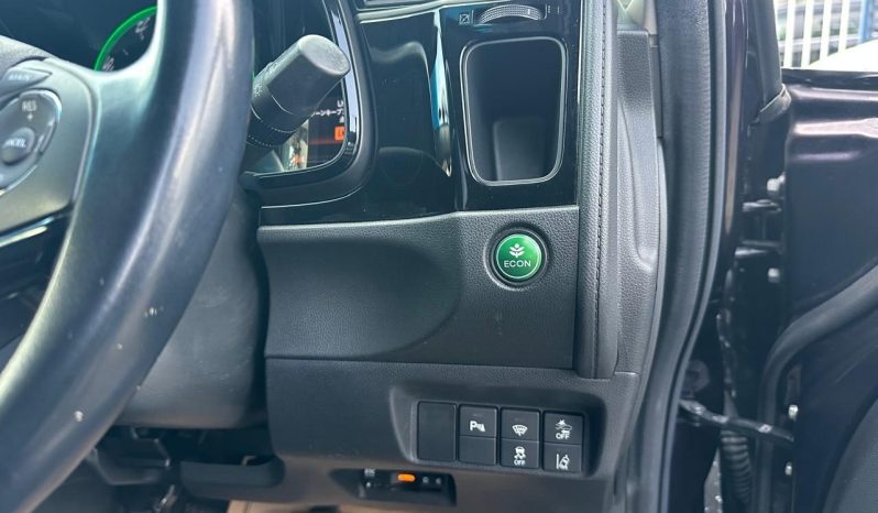 
								Honda Fit Shuttle full									