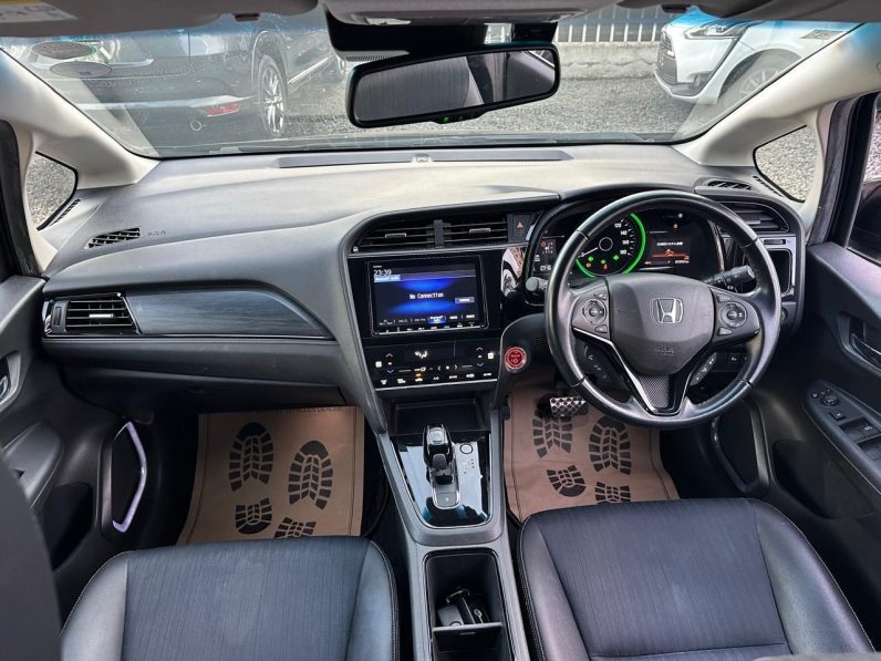 
								Honda Fit Shuttle full									