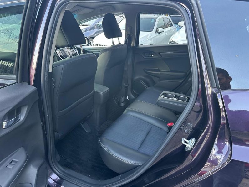 
								Honda Fit Shuttle full									