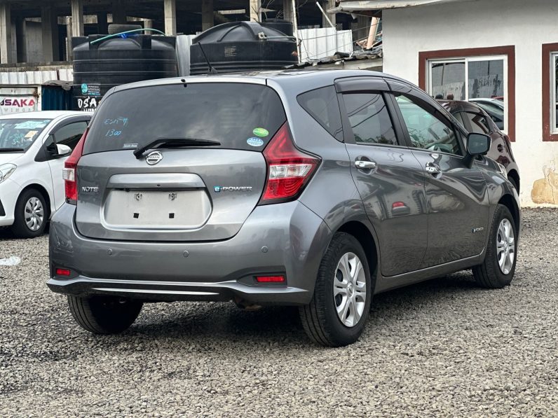 
								Nissan Note E-power full									