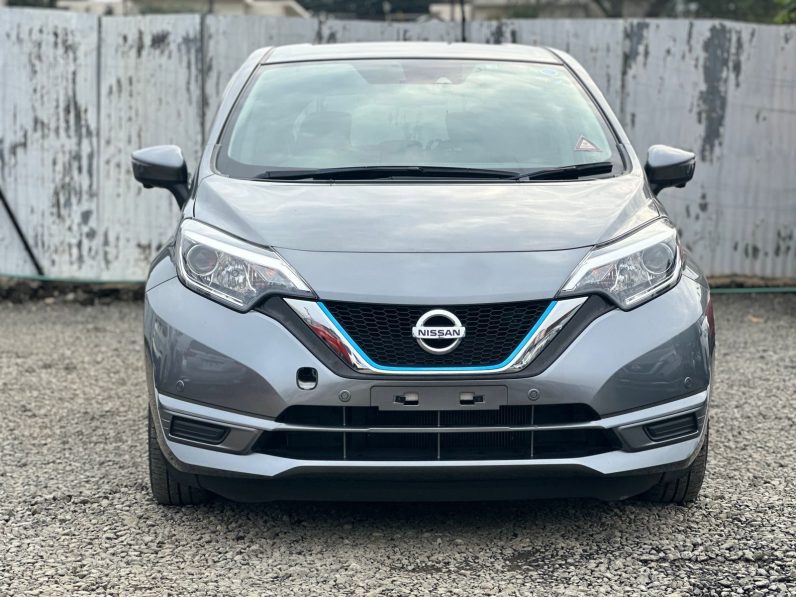 
								Nissan Note E-power full									