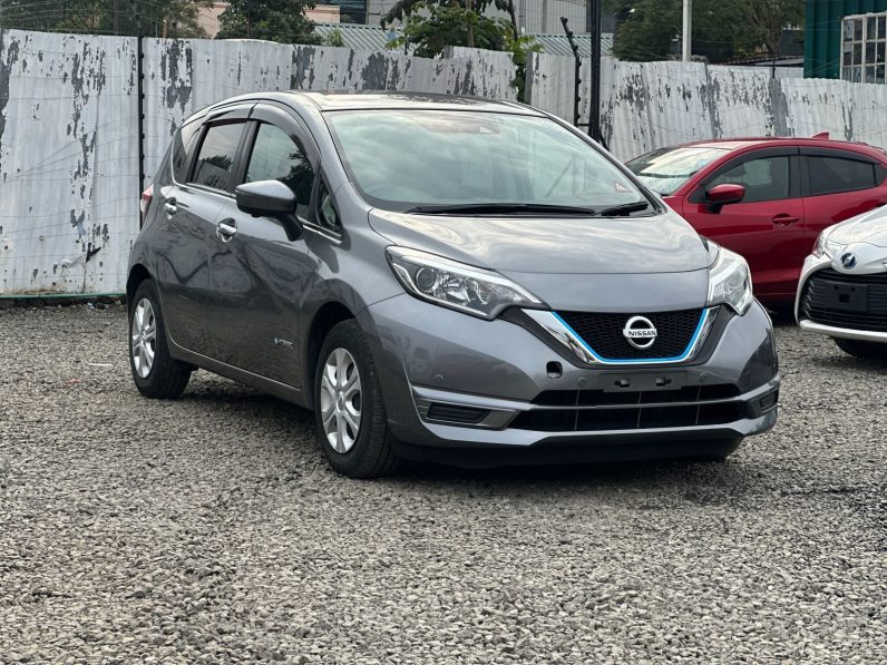 
								Nissan Note E-power full									