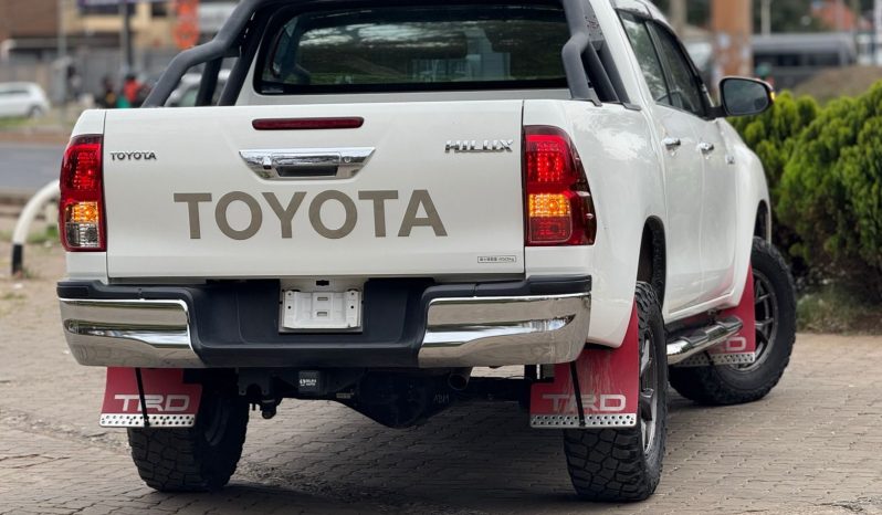 
								Toyota hilux full									