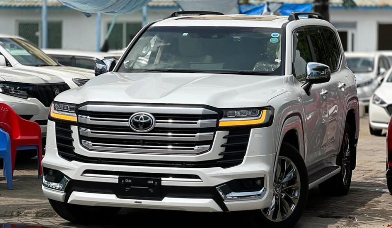 
								Toyota LandCruiser Prado 300Series (ZX) full									