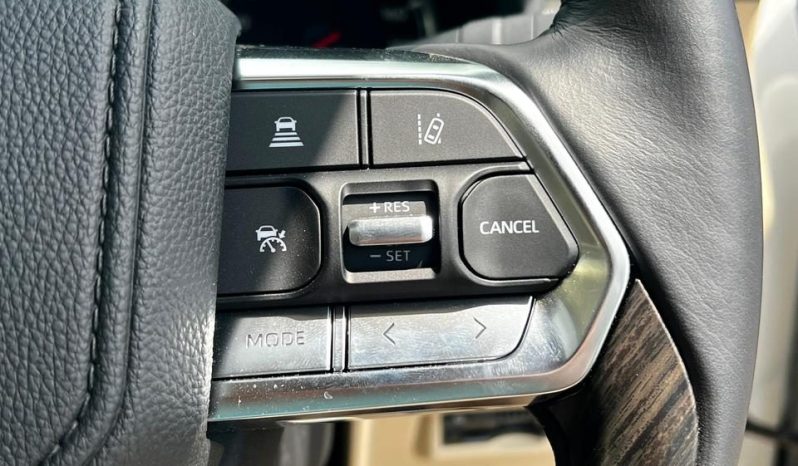 
								Toyota LandCruiser Prado 300Series (ZX) full									