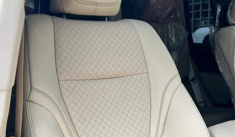 
								Toyota LandCruiser Prado 300Series (ZX) full									