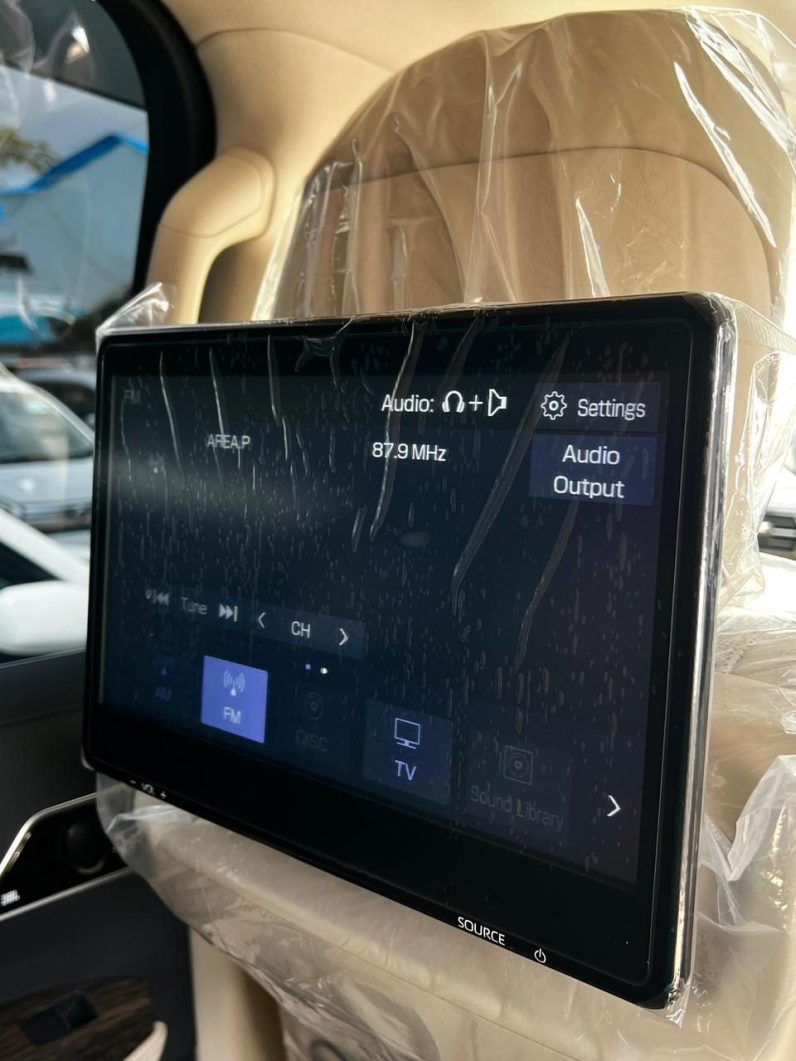 
								Toyota LandCruiser Prado 300Series (ZX) full									