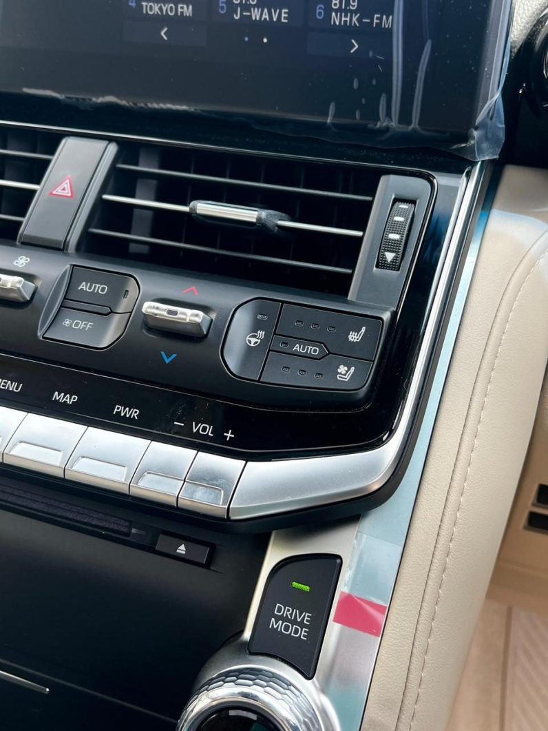 
								Toyota LandCruiser Prado 300Series (ZX) full									