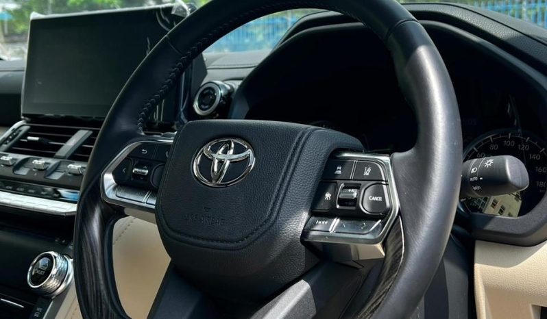 
								Toyota LandCruiser Prado 300Series (ZX) full									