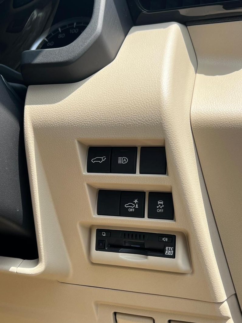 
								Toyota LandCruiser Prado 300Series (ZX) full									