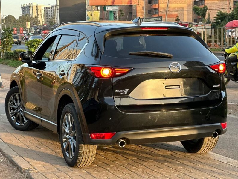 
								Mazda CX-5 full									