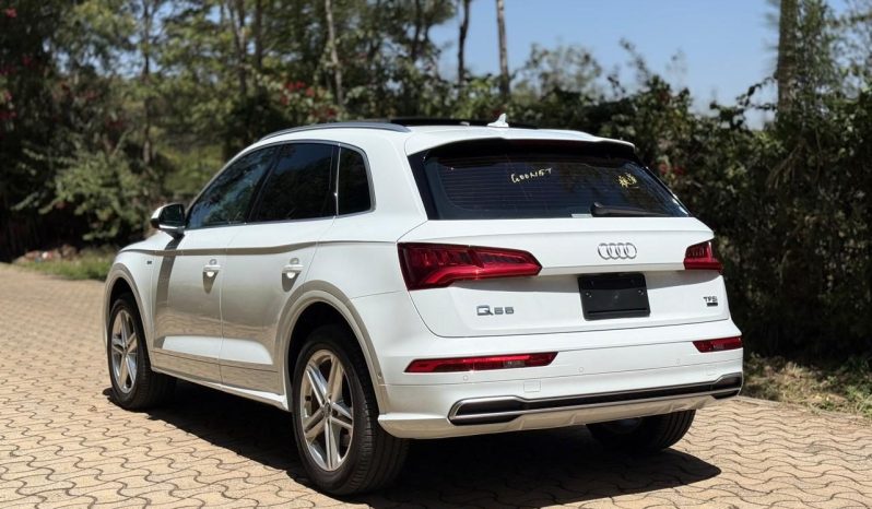 
								Audi Q5 full									
