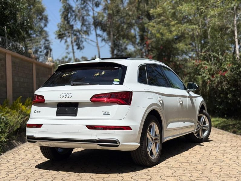 
								Audi Q5 full									