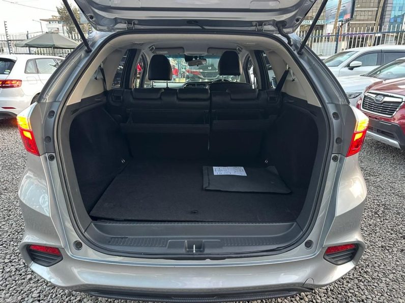 
								Honda Fit Shuttle full									