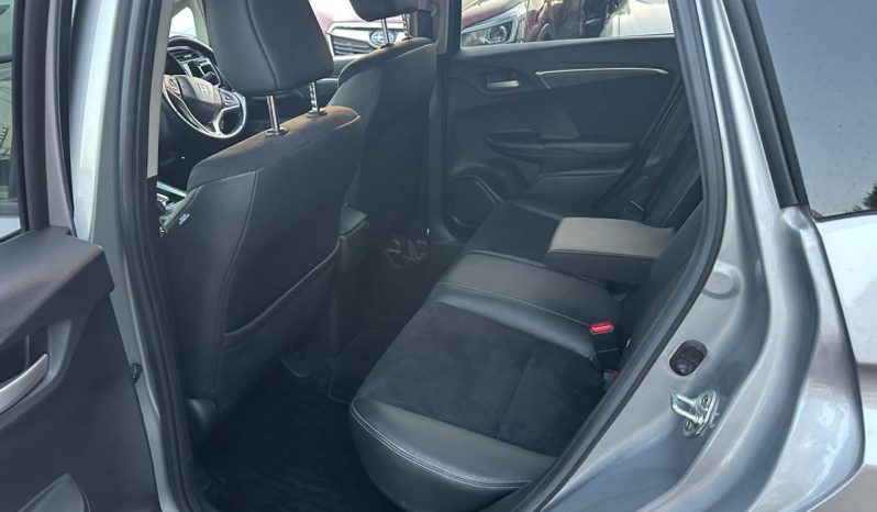 
								Honda Fit Shuttle full									