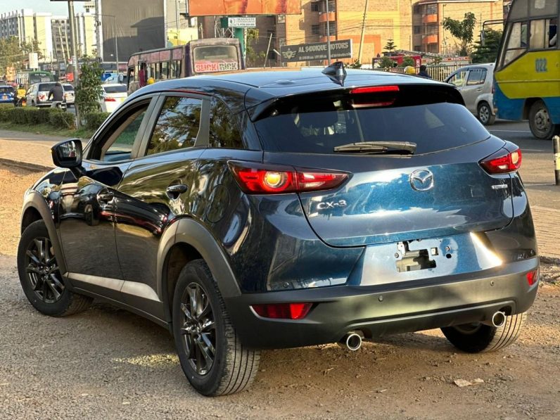 
								Mazda CX-3 full									