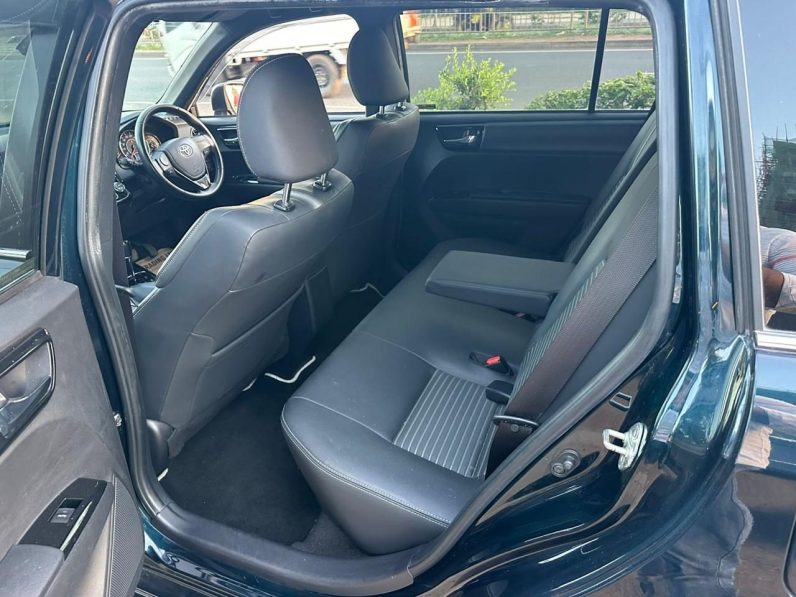 
								Toyota Fielder WXB full									