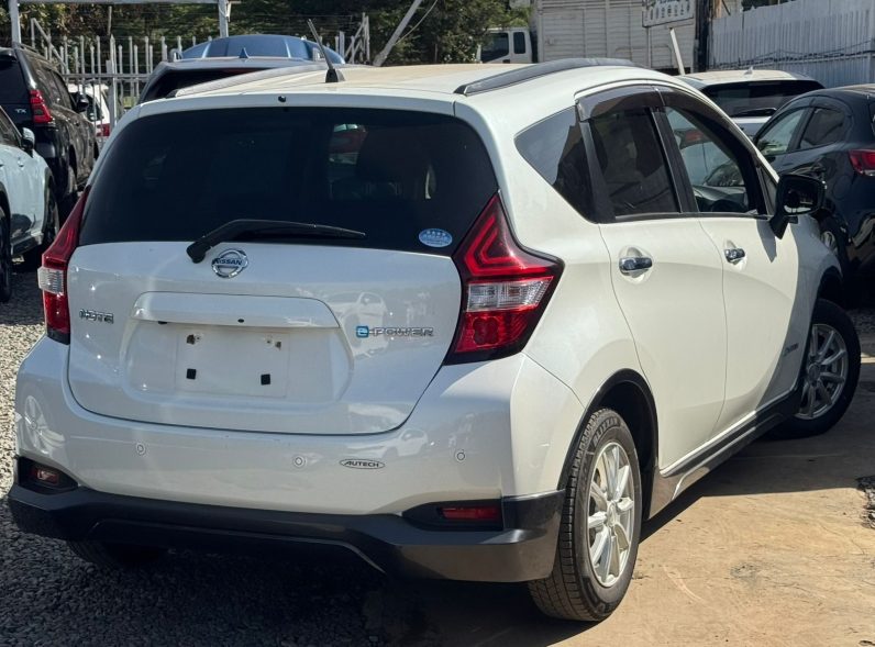 
								Nissan Note E-Power Autech full									