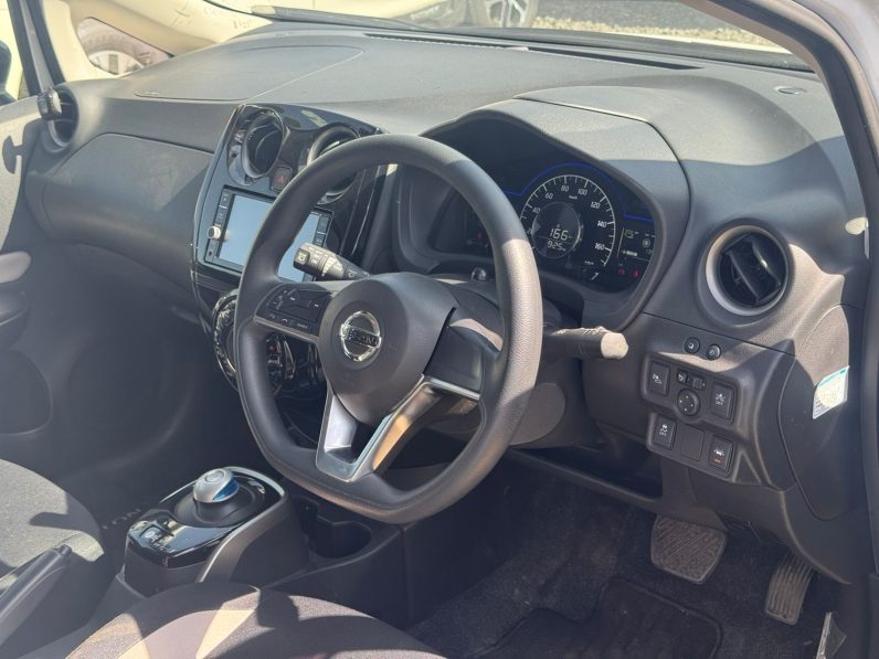 
								Nissan Note E-Power Autech full									