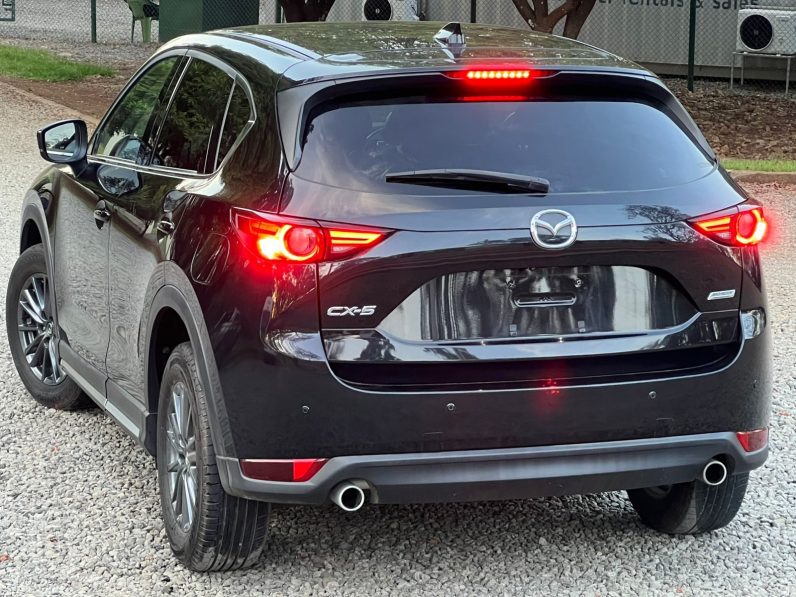
								Mazda CX-5 full									