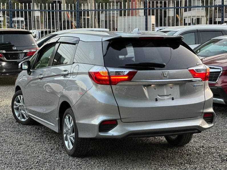 
								Honda Fit Shuttle full									