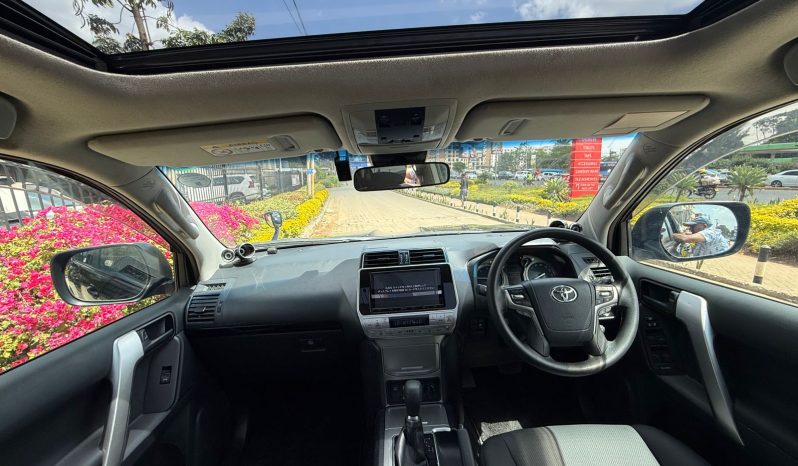 
								Toyota LandCruiser Prado TX-L full									