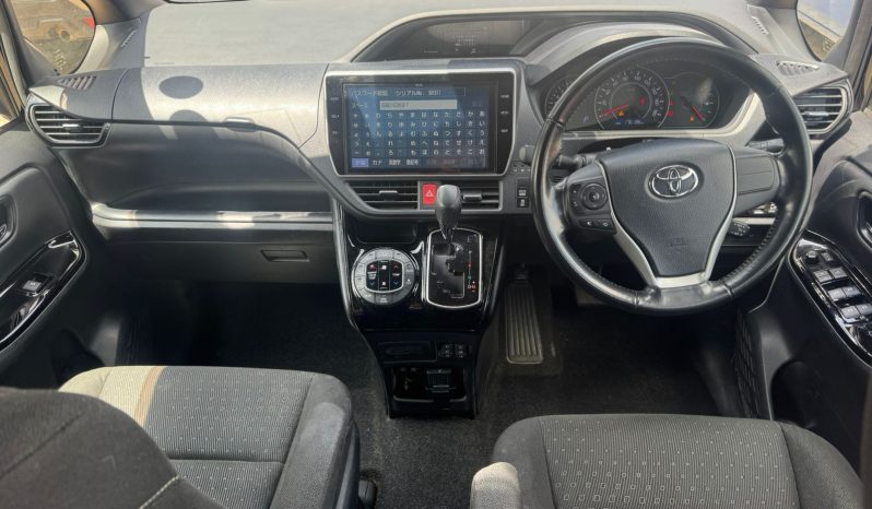 
								Toyota Voxy full									