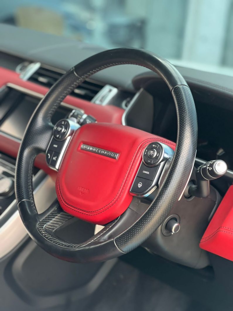 
								Range Rover SVR full									