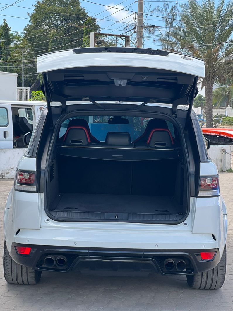 
								Range Rover SVR full									