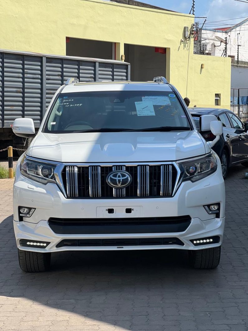 
								Toyota Landcruiser Prado TX full									