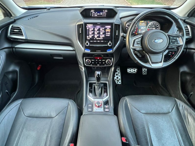 
								Subaru Forester full									