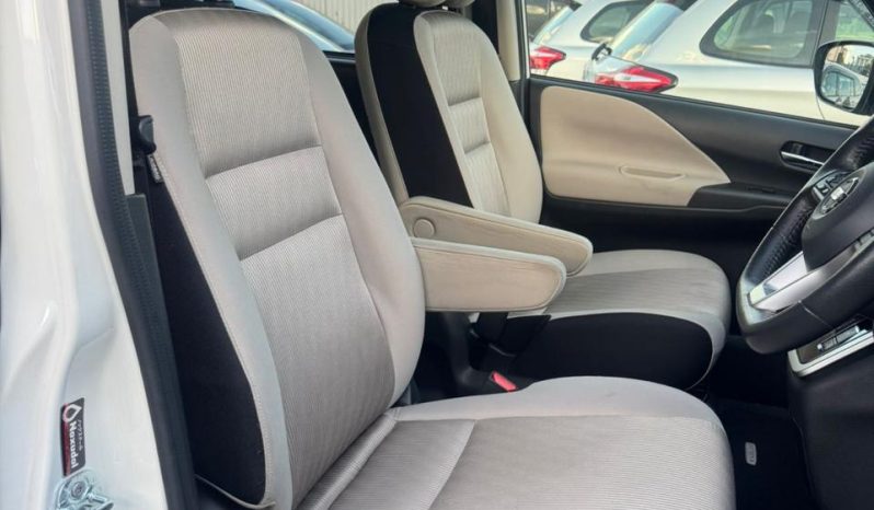 
								Nissan  Serena Highway Star full									