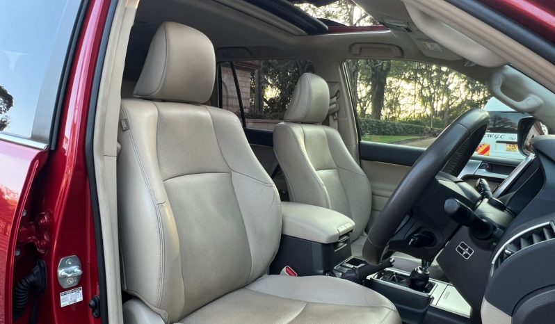 
								Toyota LandCruiser Prado TXL full									