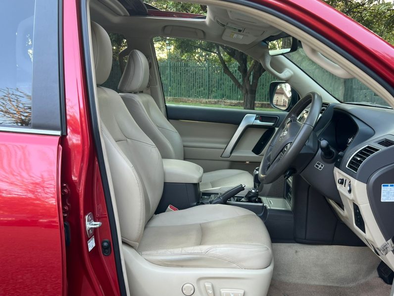 
								Toyota LandCruiser Prado TXL full									