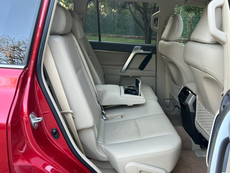 
								Toyota LandCruiser Prado TXL full									