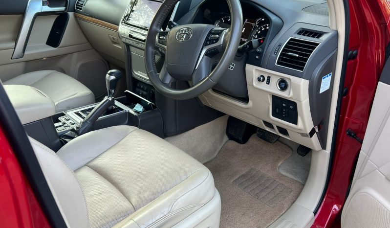 
								Toyota LandCruiser Prado TXL full									