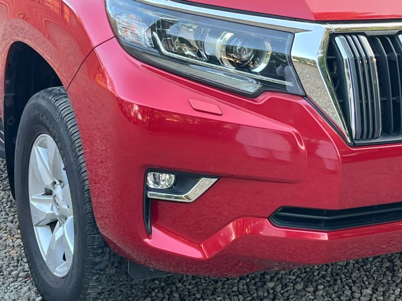 
								Toyota LandCruiser Prado TXL full									