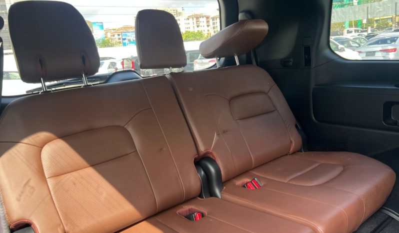 
								Toyota Landcruiser V8 ZX full									