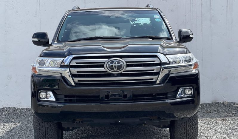 
								Toyota Landcruiser V8 ZX full									