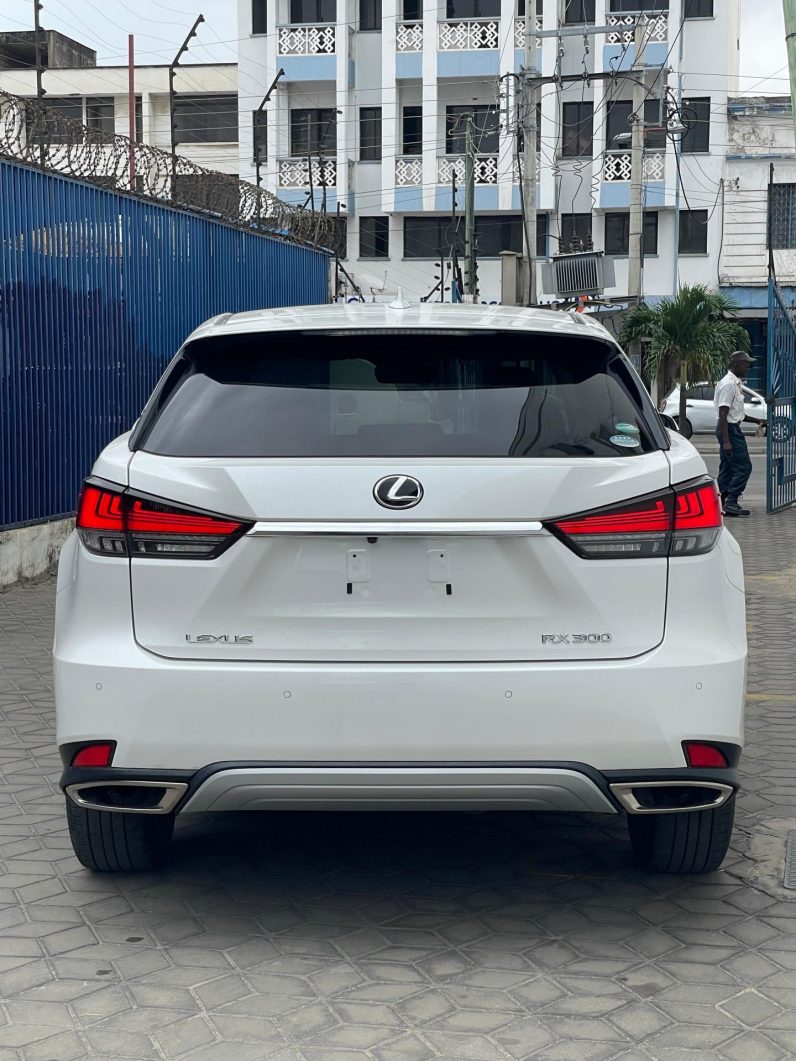 
								Lexus RX300 full									