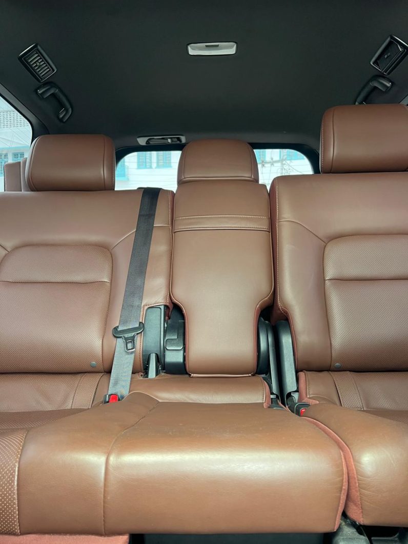 
								Toyota LandCruiser Prado 200 series full									