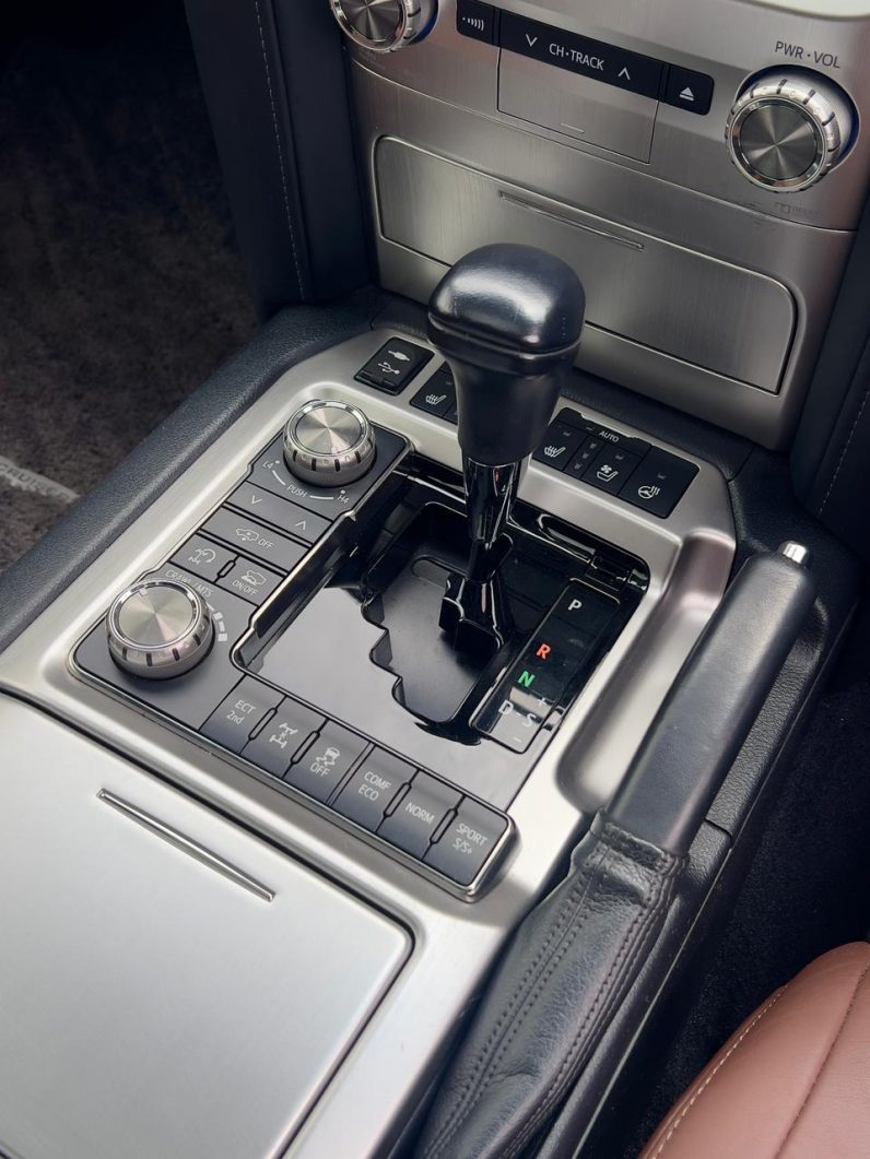 
								Toyota LandCruiser Prado 200 series full									