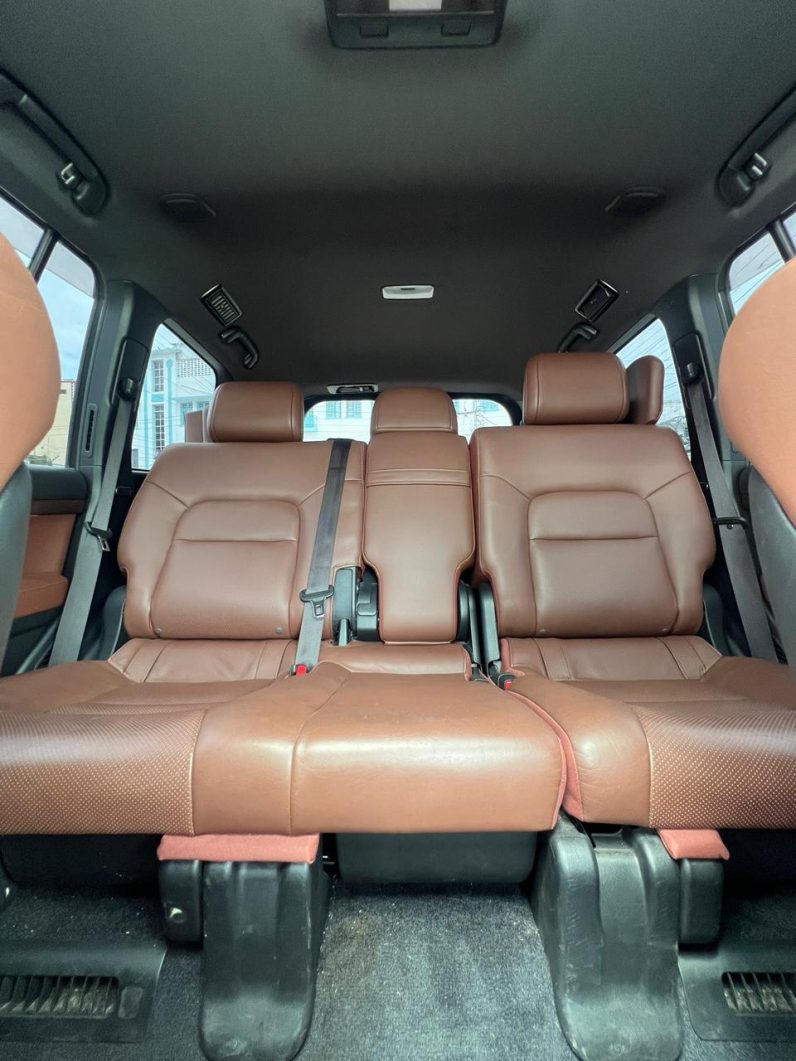 
								Toyota LandCruiser Prado 200 series full									